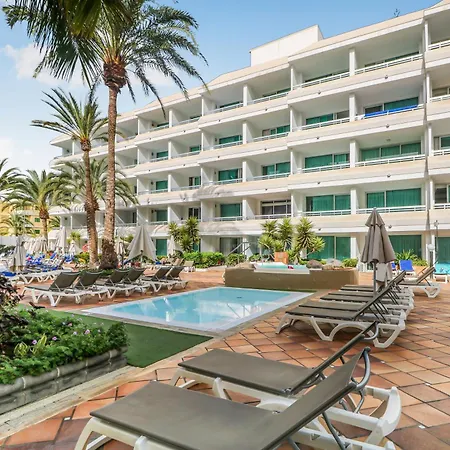 Golden Sands Pool Apartment