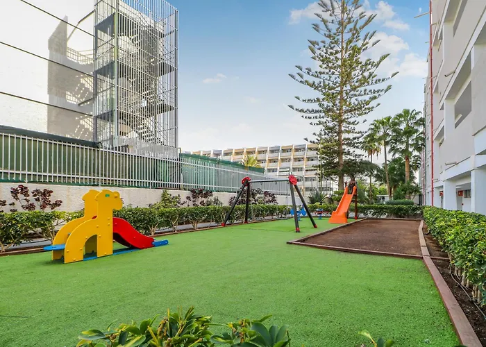 Golden Sands Pool Apartment